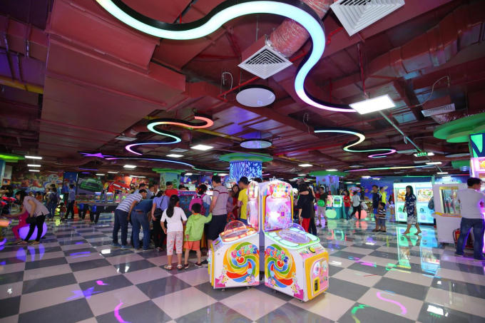 Khu vui chơi Game World thu hút khách hàng đủ mọi lứa tuổi.