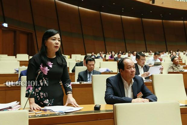 ĐB Phạm Khánh Phong Lan nêu nên tình trạng thuốc giả cũng như bán thuốc không hóa đơn