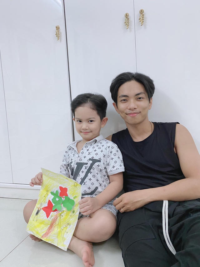 Khánh Thi từng tâm sự, đôi lúc ông xã vẫn thi thoảng hơi