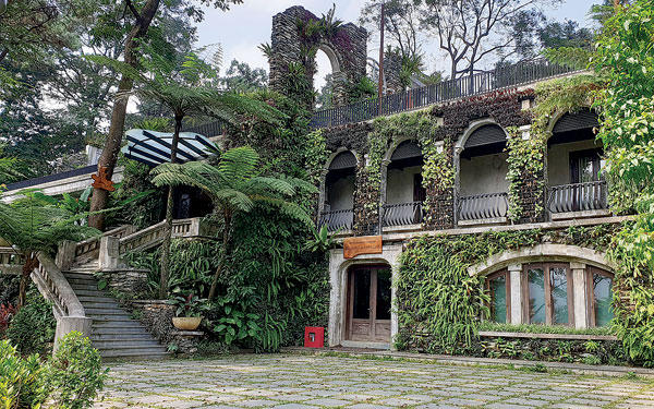 Khu nghỉ dưỡng Le Mont Bavi Resort &amp; Spa trước đây bị đình chỉ hoạt động nay đổi tên thành MELIÁ trở lại hoạt động bình thường.