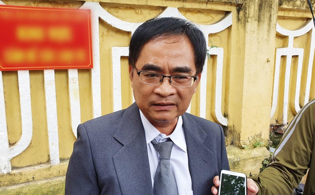 Luật sư Trần Hồng Phong trao đổi với báo chí về phiên giám đốc thẩm sáng 6/5.