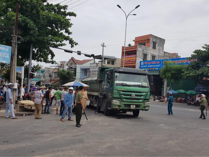 Hiện trường vụ tai nạn khiến cụ ông 93 tuổi tử vong. Ảnh: N.N.