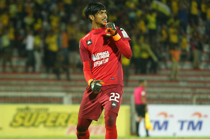 Malaysia hiện dẫn đầu bảng A AFF Cup 2018 sau hai trận toàn thắng và sẽ gặp tuyển Việt Nam lúc 19h30 tối 16/11.Theo Transfermarkt, một trong 3 thủ môn là Hafizul Hakim, 25 tuổi, cao 1,85 m, nặng 70 kg.