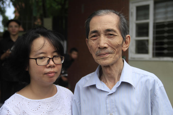 Thầy Đoàn Ngọc Tọa và chị Lê Thùy Dương chia sẻ những câu chuyện đáng nhớ về thầy Văn Như Cương.