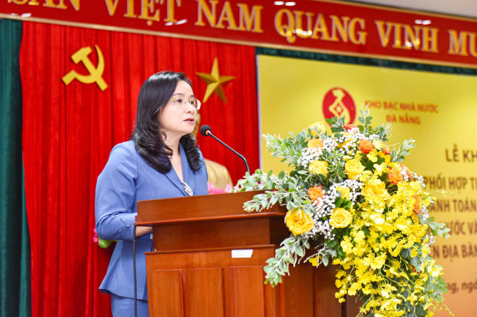 Bà Ngô Thu Hà – Phó Tổng Giám đốc Ngân hàng SHB khẳng định việc thực hiện thanh toán sẽ được SHB triển khai trên hệ thống công nghệ hiện đại nhất, đảm bảo đúng quy trình, an toàn và chính xác