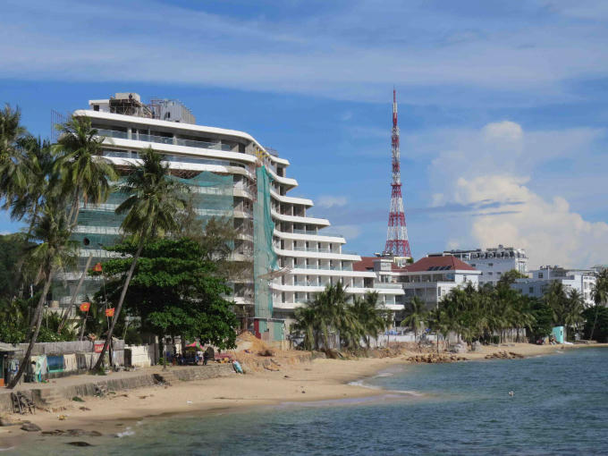 Khách sạn Hương Biển được xây dựng sát bờ bển thị trấn Dương Đông, huyện Phú Quốc.