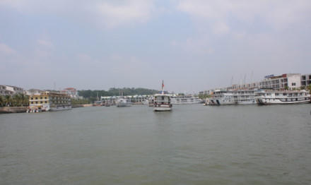 Cảng tàu du lịch quốc tế Tuần Châu. Ảnh: Nguyễn Hùng.