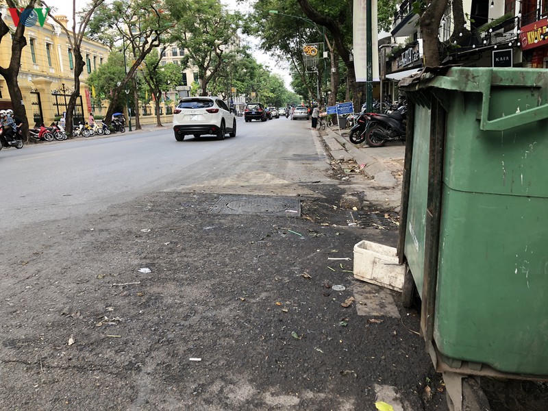 nang nong 40 do, pho phuong ha noi nghet tho vi rac boc mui xu ue hinh 6