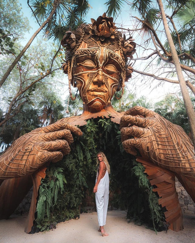 Bức “Xuyên qua nghệ thuật” - Tác giả @blakehobson (Canada)