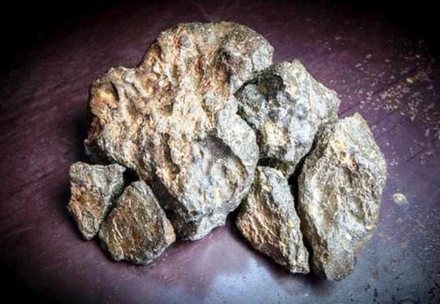 Khối thiên thạch mặt trăng sẽ được tạc thành tượng Phật và được bày tại tháp Ngọc nằm trên núi thuộc quần thể chùa Tam Chúc.