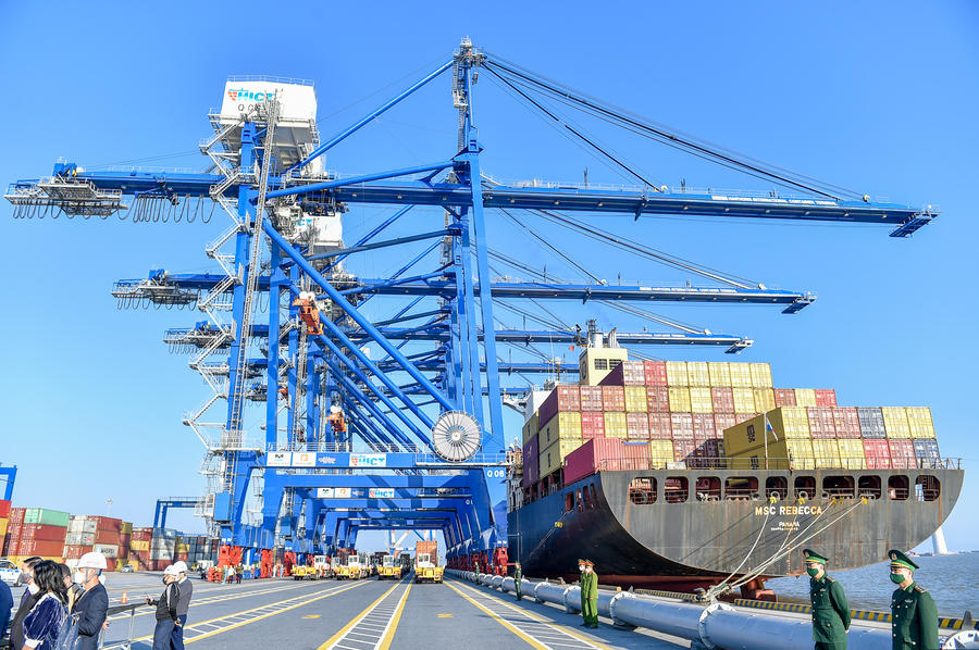 Quy hoạch khu bến Lạch Huyện được điều chỉnh để đáp ứng xu thế phát triển của đội tàu và nhu cầu hàng hóa thông qua, được dự báo sẽ tăng rất lớn trong những năm tới. Ảnh: VGP/Nhật Bắc