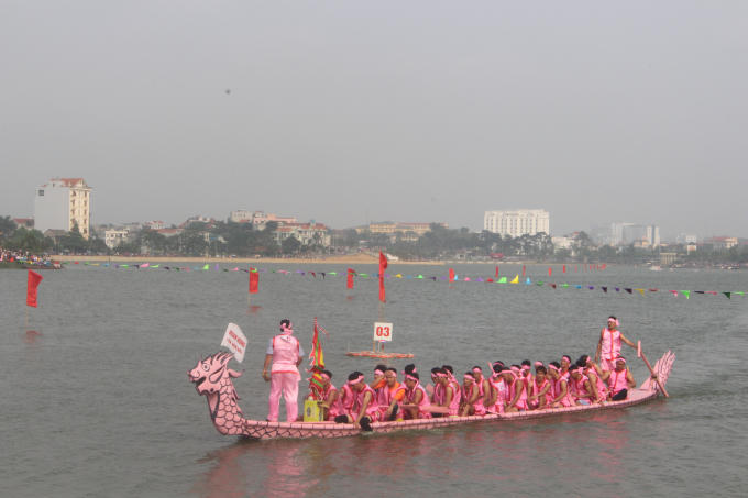 Giỗ Tổ H&ugrave;ng Vương 2018: H&agrave;o hứng Hội thi bơi chải Việt Tr&igrave; mở rộng 2018