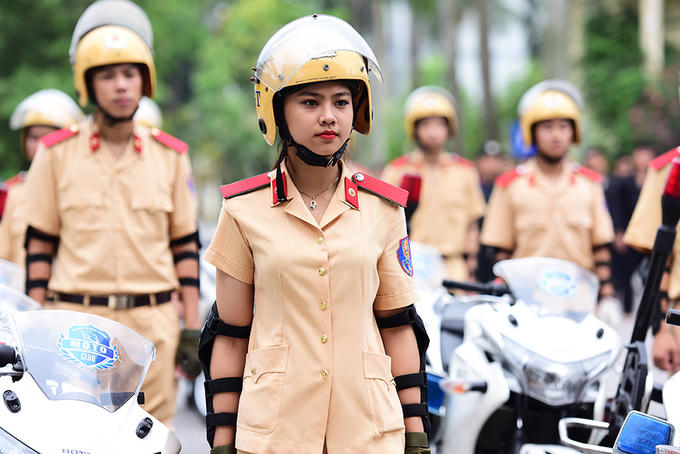 Phạm Hồng Thủy (22 tuổi) là nữ sinh năm 3 khoa Luật tố tụng hình sự của Học viện Cảnh sát nhân dân. Là thành viên xuất sắc ở câu lạc bộ môtô phân khối lớn của trường, Thủy được chọn tham gia biểu diễn kỹ thuật điều khiển xe cho lễ kỷ niệm 49 năm thành lập Học viện Cảnh sát nhân dân và 10 năm thành lập khoa Vũ trang, sẽ diễn ra vào ngày 12/5.