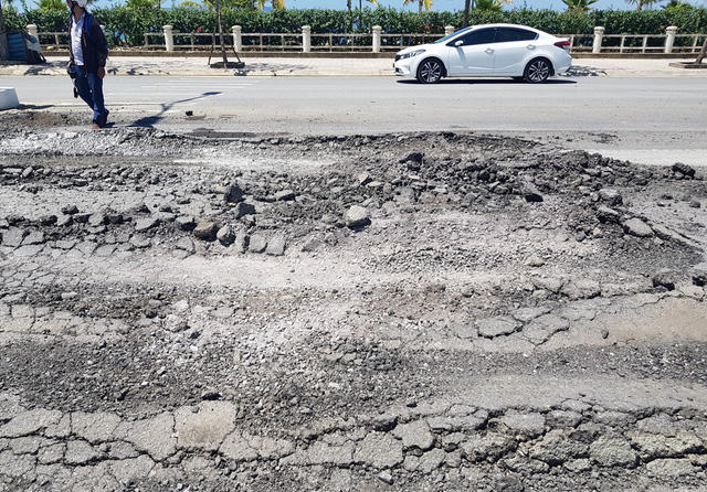 Khánh Hòa: Đường ven biển Nha Trang như “ruộng bậc thang”