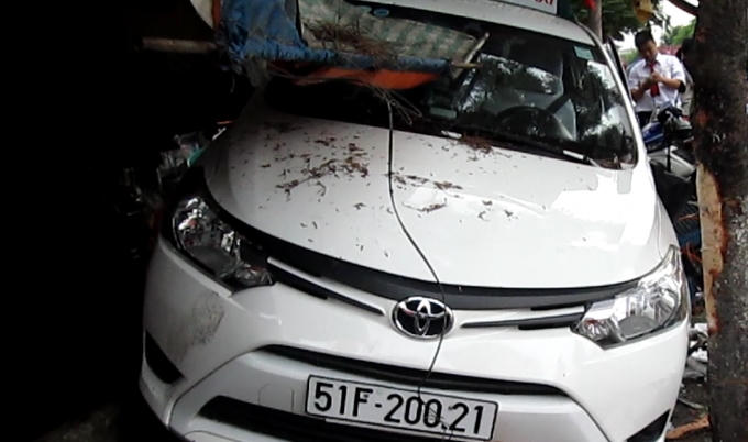 Chiếc xe taxi điên gây tai nạn liên hoàn