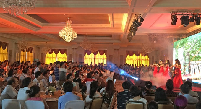 Khu đô thị biển Vinhomes Dragon Bay nhộn nhịp ngày mở bán.