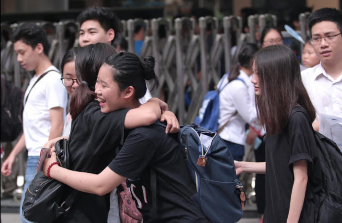 Sự lo lắng, hồi hộp trước kỳ thi dường như không xuất hiện trên gương mặt các thí sinh. 