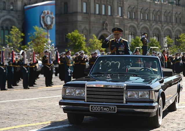 Bộ trưởng Quốc ph&ograve;ng Nga Sergei Shoigu trong lễ duyệt binh.