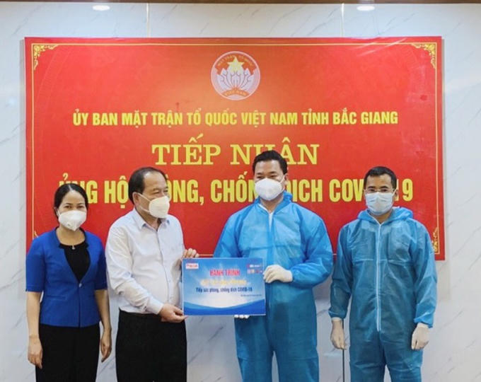 c4dc108f5200a75efe11_raye