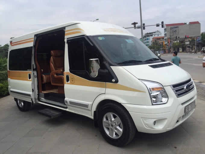 Xe 16 chỗ phục vụ đón trả khách tận nơi