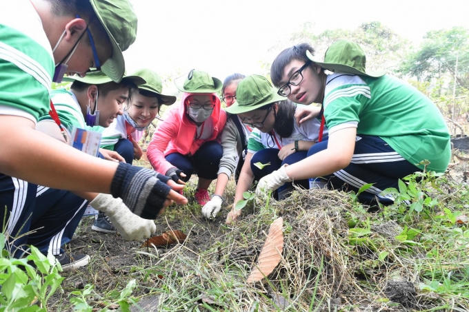 Những giờ học bên ngoài nhà trường giúp học sinh có thêm nhiều kỹ năng. Ảnh: Đặng Thế Lữ