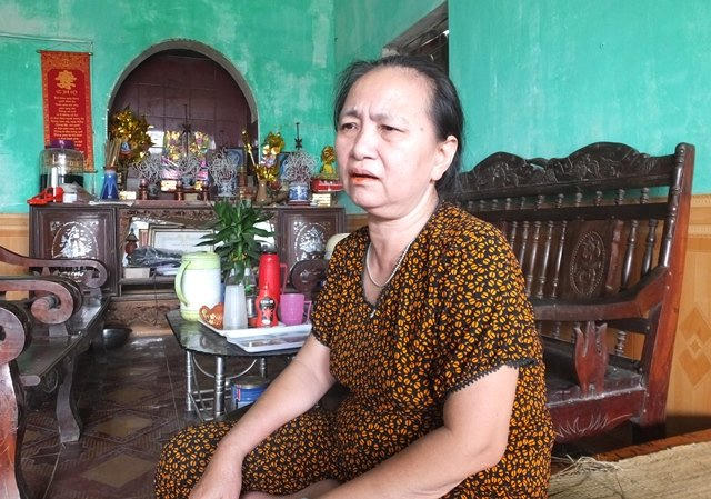 Bà nội cháu bé bức xúc khi sự việc đã qua cả năm nay mà nhà trường không có trách nhiệm gì.
