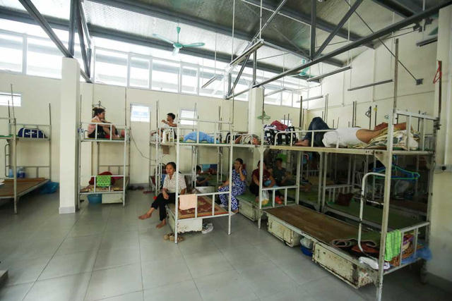 Khu nhà trọ có bảo vệ túc trực ngày đêm.