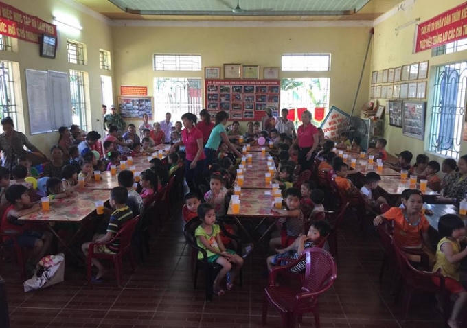 Hàng trăm các cháu nhỏ đã có một ngày hội vui vẻ trong ngày Quốc tế của mình.