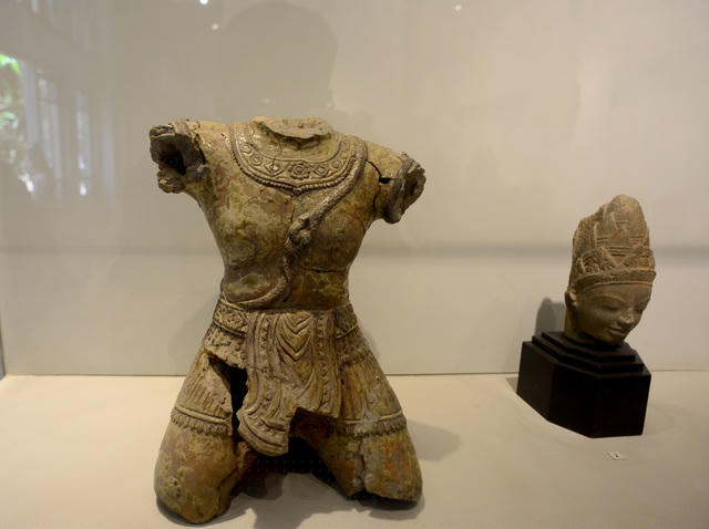 Thân tượng nam thần.