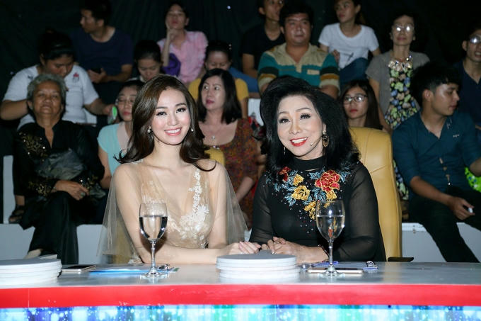 NSND Bạch Tuyết - hoa hậu Khánh My.