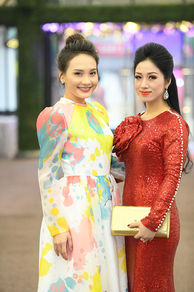 Giám khảo - diễn viên Bảo Thanh và giám khảo khách mời - Tiến sĩ Phương Nga