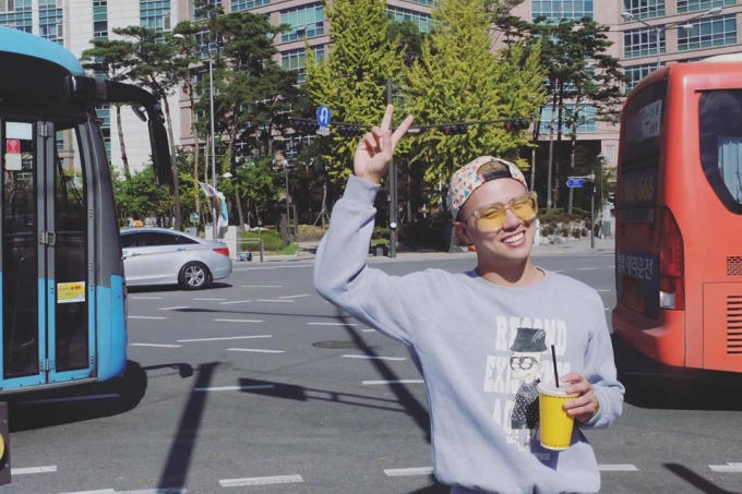 Kết hợp trong chuyến đi lần này, ekip “Khánh Khánh Show” còn được Đài KBS tại Seoul mời sang quay hình và thu âm phỏng vấn.