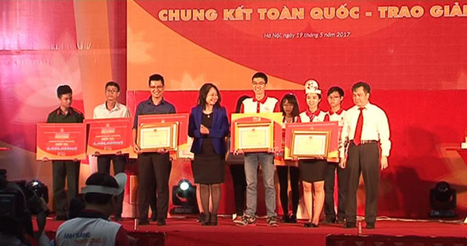 Lễ trao giải Hội thi Olympic toàn quốc các môn Khoa học Mác - Lênin và Tư tưởng Hồ Chí Minh với tên gọi "Ánh sáng soi đường" chào mừng kỷ niệm 127 năm ngày sinh Chủ tịch Hồ Chí Minh diễn ra vào sáng ngày 19/05/2017.