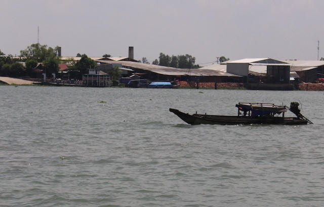 Đoạn sông, nơi hai mẹ con quyên sinh. Ảnh Minh Anh.