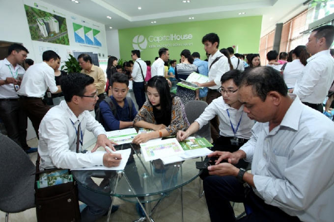 Các căn hộ trung cấp và bình dân thu hút đông đảo khách hàng quan tâm