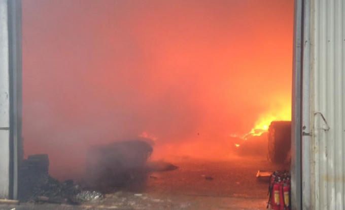 Cận cảnh công tác khống chế đám cháy