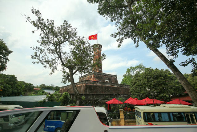 Di tích cột cờ Hà Nội.