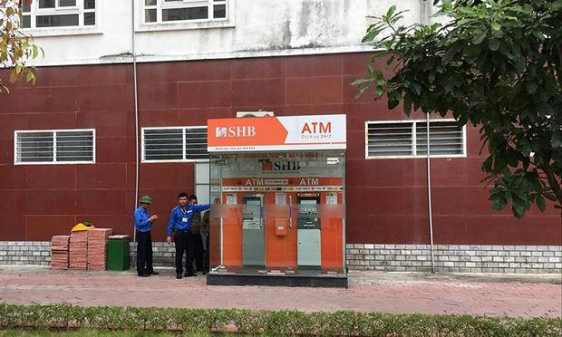Lực lượng chức năng phong toả hiện trường.