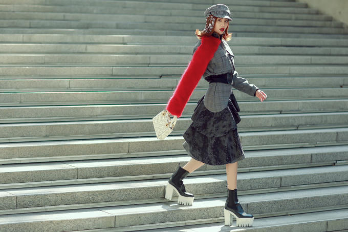 Chinh chiến Seoul Fashion Week, Ninh Dương Lan Ngọc cùng stylist Hoài Trang “khuynh đảo” đường phố Hàn Quốc