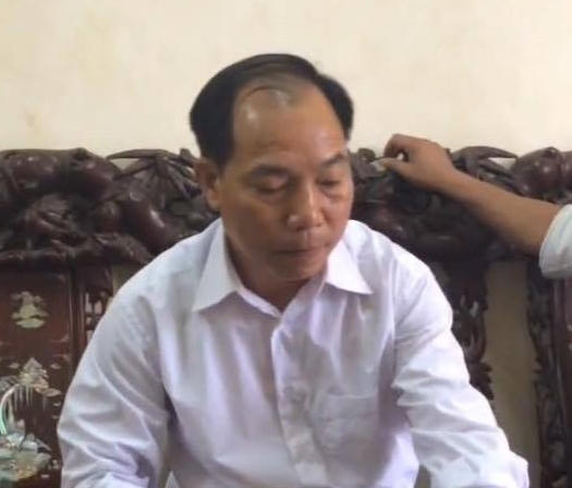 Ông Hoàng Kim Quy - Chủ tịch UBND xã Hợp Hòa làm việc với phóng viên Pháp Luật Plus.