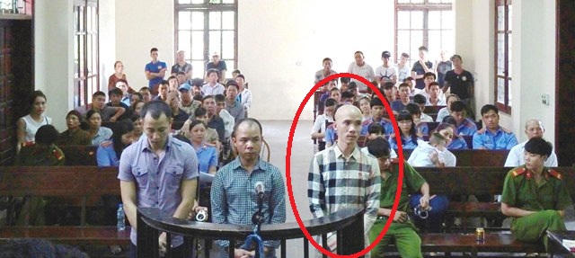 Ngoài Phương bị truy tố tội "khủng bố" thì Trần Anh Thuận (vòng tròn đỏ) bị truy tố tội "không tố giác tội phạm".