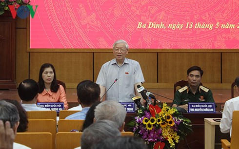 Tổng Bí thư Nguyễn Phú Trọng phát biểu tại cuộc tiếp xúc cử tri.
