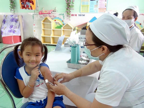 Từ 11/5/2017, 5 thủ tục hành chính trong hoạt động tiêm chủng sẽ bị bãi bỏ. Ảnh: minh họa/ TTXVN