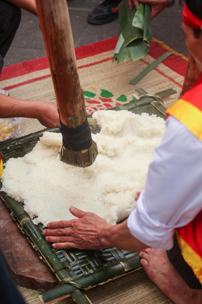 Rộn ràng hội thi gói, nấu bánh chưng bánh giầy