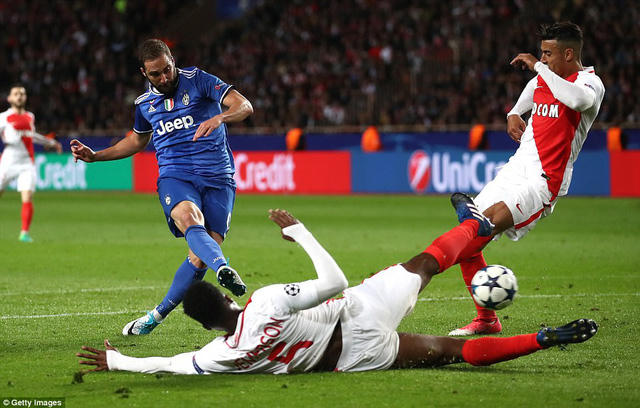 Sự hiệu quả của Higuain đã mang lại sự khác biệt ở trận đấu này.