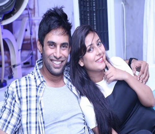 Pratyusha Banerjee và bạn trai.