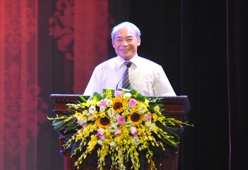 Ông Nguyễn Vinh Hiển - Thứ trưởng Bộ GD&amp;ĐT phát biểu tại lễ trao giải.