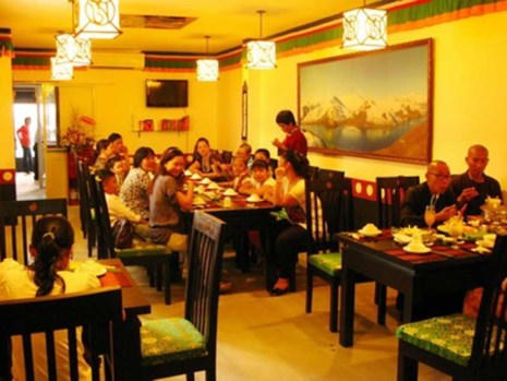 Vấn nạn thực phẩm bẩn đang là cơ hội cho các nhà hàng chay, quán ăn thực dưỡng phát triển.