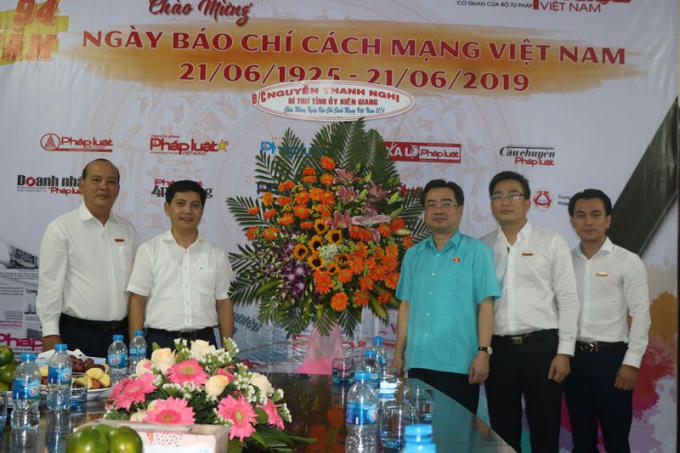 Anh75.