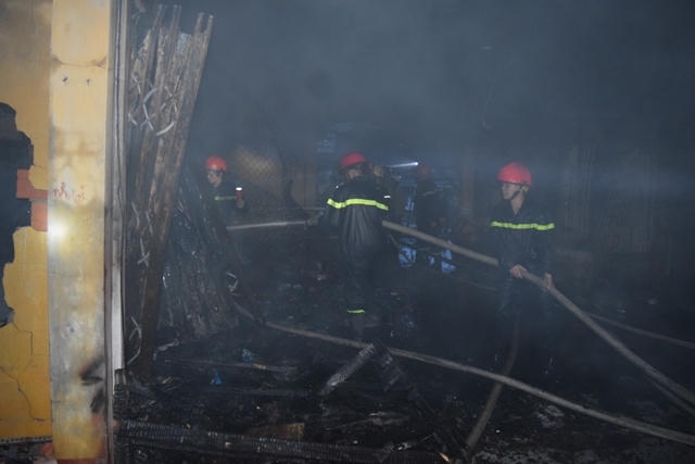 Hiện trường vụ cháy chợ Điền Hải.